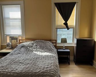 2bed 2nd fl with parking - Philadelphia