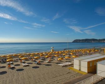 Diana Grand Hotel - Alassio - Playa