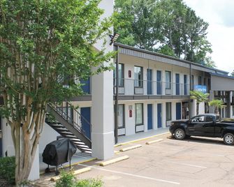 Motel 6 Mccomb Ms - McComb - Budova