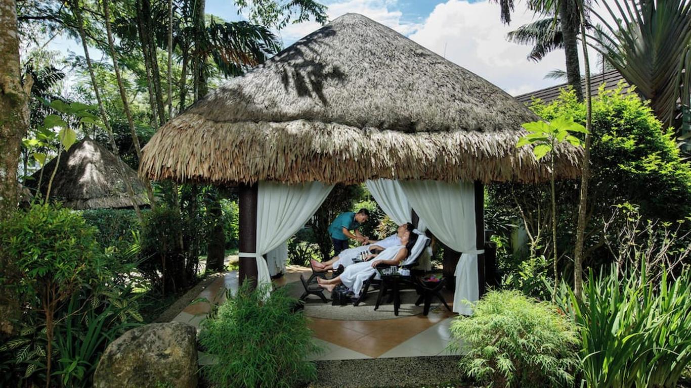 نورتشر ويلنيس فيليدج