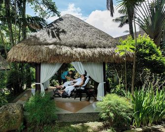 Nurture Wellness Village - Tagaytay - Patio
