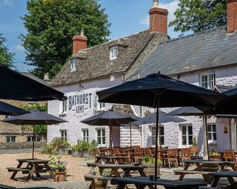 The Bathurst Arms - Cirencester - Patio