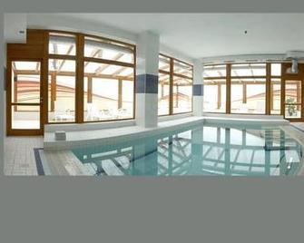 Rezidence & Wellness Blatov - 布拉格 - 游泳池