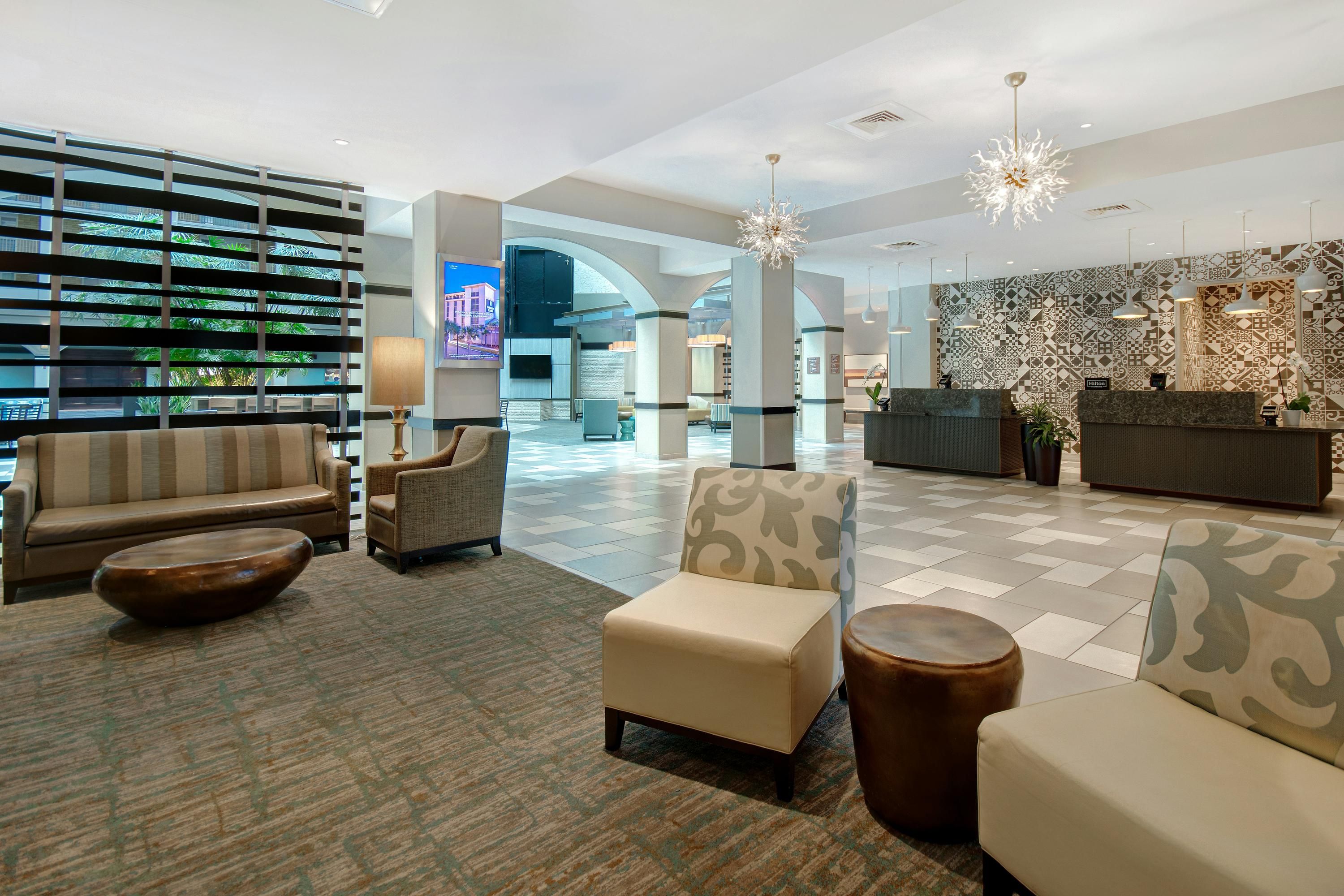 Embassy Suites by Hilton Jacksonville Baymeadows - ג'קסונוויל - לובי