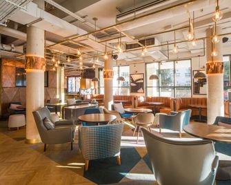 DoubleTree by Hilton London Kingston Upon Thames - Kingston upon Thames - Lounge