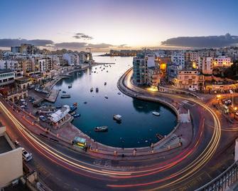 Modern Apt in a Prime Location, Wifi - Sliema - Pool