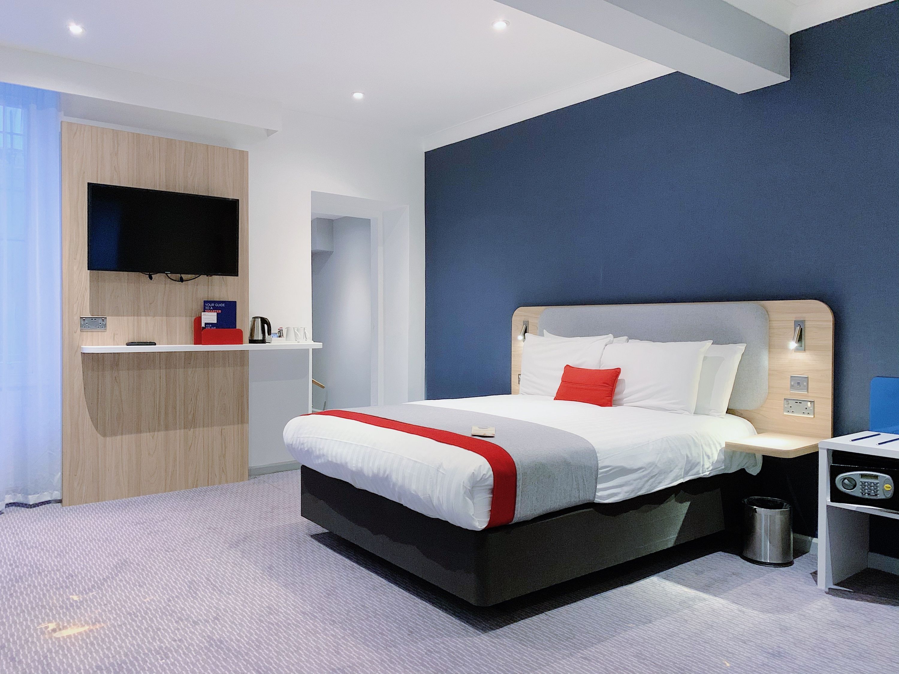 Holiday Inn Express London - Victoria By IHG - לונדון - חדר שינה