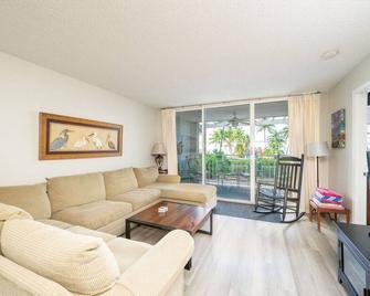 By the Beautiful Sea - Key West Beach Front Condo - w Pool Access - Cayo Hueso - Sala de estar