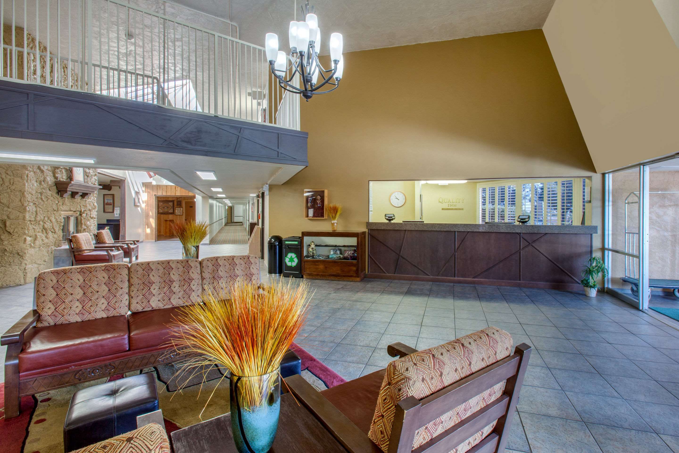 Quality Inn View Of Lake Powell Page 82 1 3 2 Page Hotel Deals Reviews Kayak