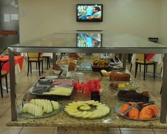Rede Andrade San Martin - Курітіба - Buffet