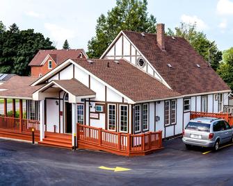 Cedar Lodge Motel - Goderich - Building