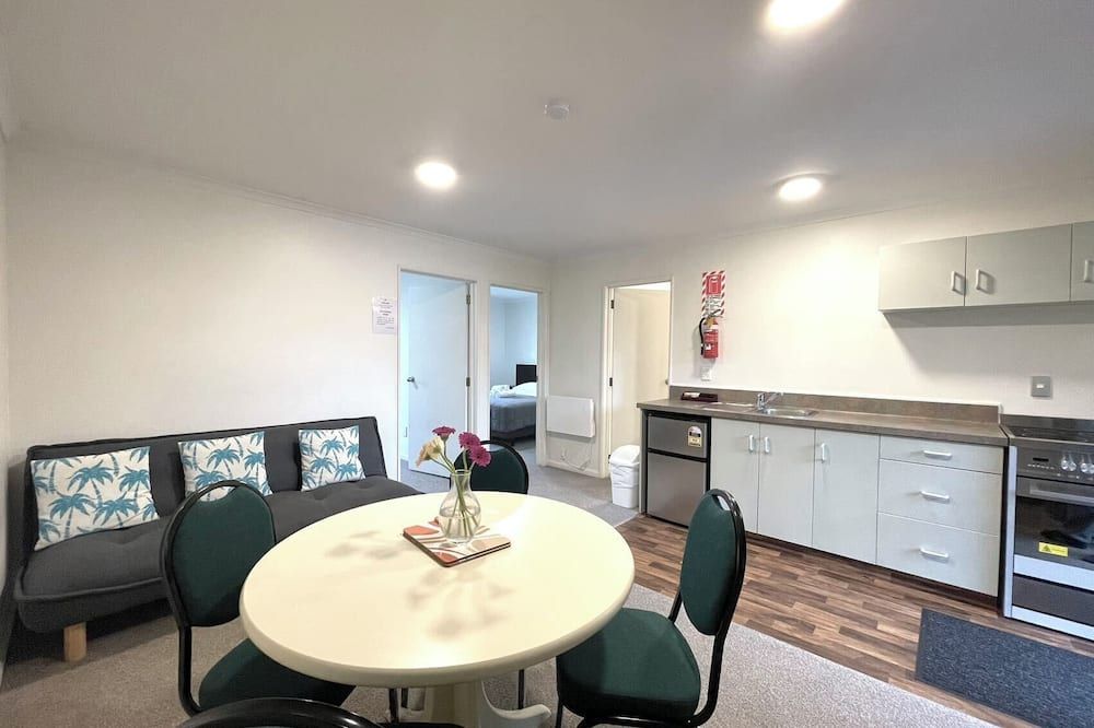 ألكالا موتور لودج - تشريستتشورتش - غرفة طعام