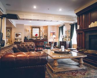 The Great George - שרלוטאון - סלון