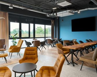 Four Points Express by Sheraton Östringen - Östringen - Лоббі