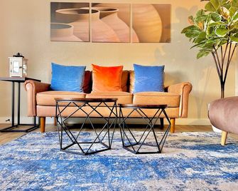 Cozy near Stadiums/ Six Flags/ 2 parking/Wifi - Arlington - Sala de estar