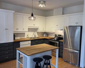 Beautiful chalet in Tremblants Old Village - Mont-Tremblant - Küche