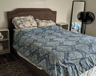 Peaceful 2bed,1bath Condo With Free Park - Fresno