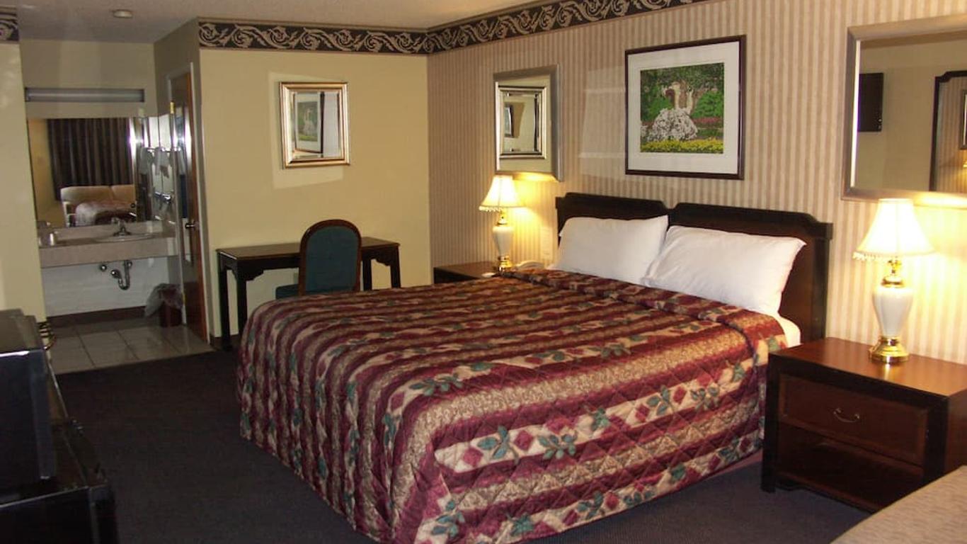 Deerwood Inn & Madison Campground