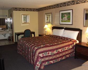 Deerwood Inn & Madison Campground - Madison - Slaapkamer