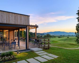 Hotel Grad Otocec - Otocec - Innenhof