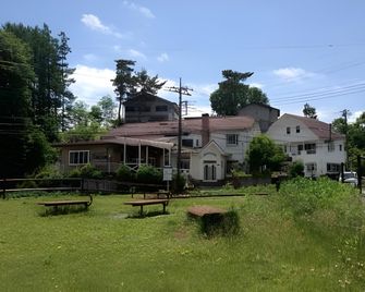 Resort Inn Sakanoshita - Fujikawaguchiko - Building
