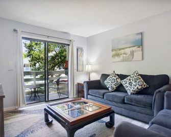 5 stars Peaceful Condo - 7 min walk to the beach - Hilton Head Island - Living room