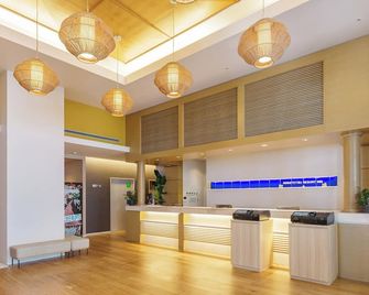 Nishitetsu Resort Inn Naha - Naha - Front desk