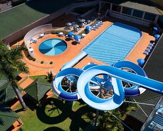 Hotel Golden Park Internacional Foz & Convenções By Nacional Inn - פוז דו איגוואסו - בריכה