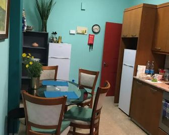 Past or Tail hostel - Lárnaca - Comedor