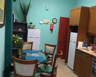 Noer Hostel - Lárnaca - Comedor