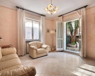 Via Daneri 2 con giardino - Bonassola - Obývací pokoj