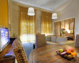 AX Palazzo Capua - Sliema - Living room