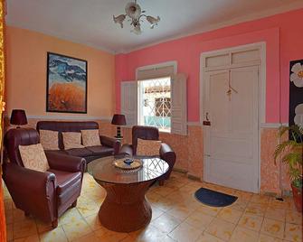 Hostal Haydee y Evelio - Trinidad - Sala de estar