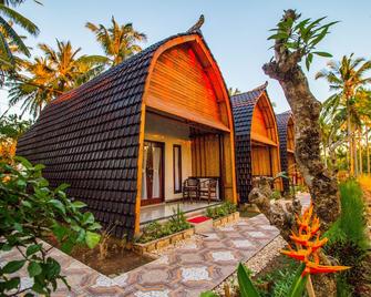 Meket Bungalows - Nusa Penida - Patio