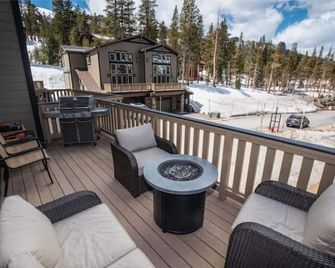 Kirkwood Mountainside Cabin & Cottage, Deck with Views, Walk to Lifts! - Kirkwood - Balcón