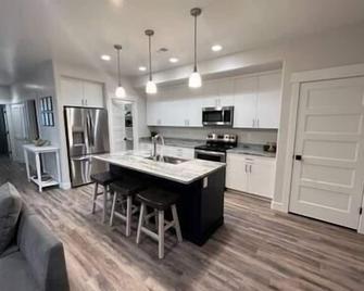 Aspen Heart Suite - Castle Rock Condos - Richfield - Kitchen
