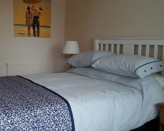 A35 Pit Stop - Axminster - Bedroom