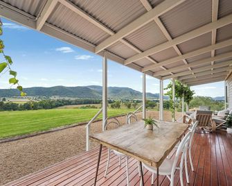 Stay in Mudgee The Grove, The Church, And Premium Private Homestead - Mudgee - Parveke