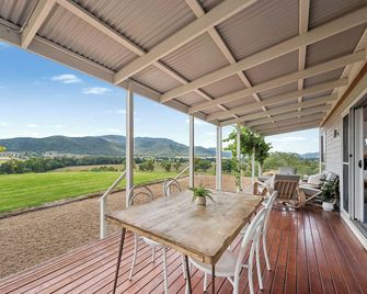 Stay in Mudgee The Grove, The Church, And Premium Private Homestead - Mudgee - Parveke