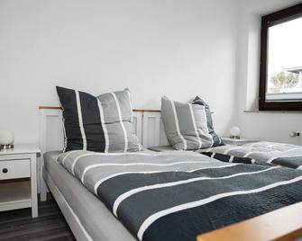 Exclusive apartment with balcony, Einbeck center! - Einbeck - Schlafzimmer