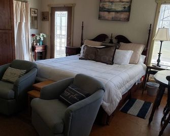 Little lake house/ Fish cabin get away - Chandler - Bedroom