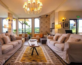 Akasha Retreat - Peştera - Living room