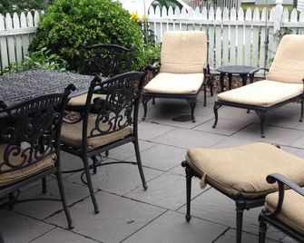 July and August booking minumun 7 night Friday to Friday The Skee Riegel House - Sea Isle City - Patio