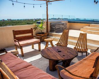 LaFamilia Casa and Suites - Holbox - Balcón