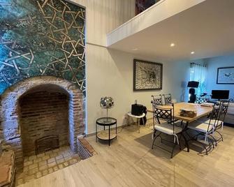 Appartement Proche de Toutes Commodités - Saint-Sylvestre-sur-Lot - Comedor