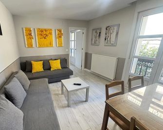 Apartamentos Logrono Centro - Logroño - Phòng khách