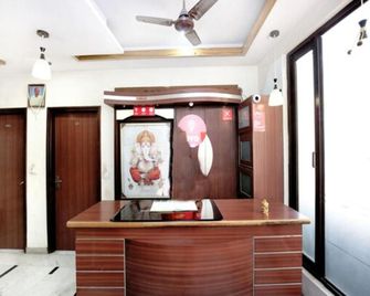 Hotel Sunder Classic Ludhiana Punjab - Ludhiāna - Front desk