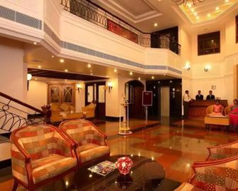 V K G Group Holiday Hotel - Vypīn - Ingresso