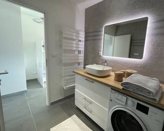 L'Opale - Le White - Les Attaques - Baño