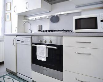 Casa Cavour by Wonderful Italy - Oliveto Lario - Cocina